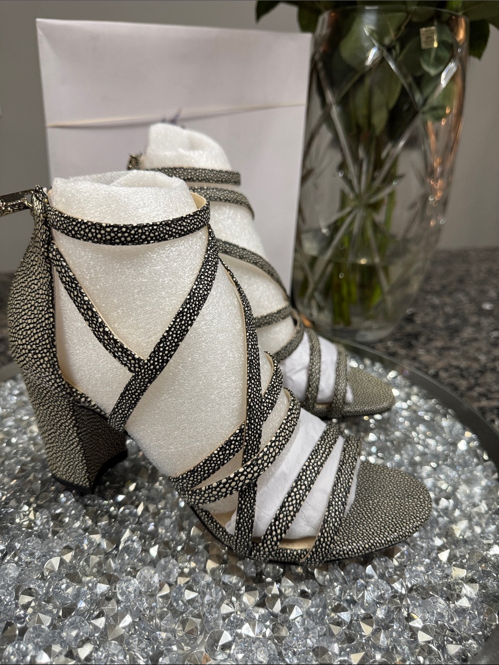 Jessica Simpson Black and Cream Textured Strappy Block Heel Sandal NEW 7 - Picture 7 of 15